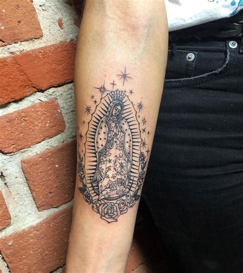 20-may-2021 - Muchos de los tatuajes de la virgen de guadalupe se usan a partir de las creencias religiosas de los lienzos, los cuales lo usan como identidad y protección. 